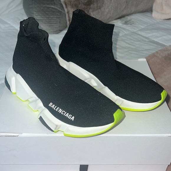 Balenciaga sneakers!! - Picture 1 of 5